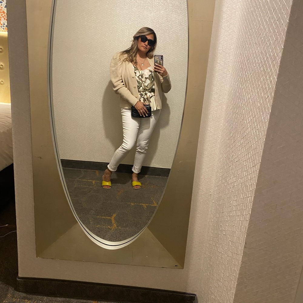 Meet your Posher, Yarene